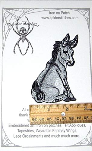 Tvrdoglava slatka sjedeća magarca željezo na patchu poput mule prekriži leđa Burro Ass značka