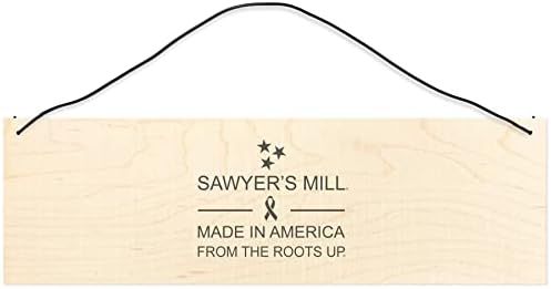 Medvjedi Sauers Mill ubit će te do smrti. Ručno izrađeni drveni znak. Žičana vješalica služi i kao stalak. Obnovljene javorove letvice