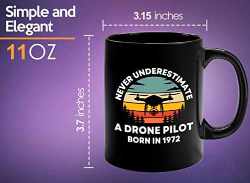 Bubble zagrljaji 1972 rođendanska kava šalica 11oz crna, drone pilot rođen 1972-50. Bićin poklon, pretvarajući se 50 rođenog 1972.